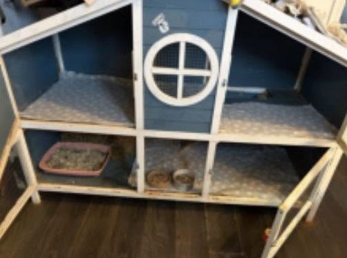 The same hutch after a deep clean, with fresh fleece bedding